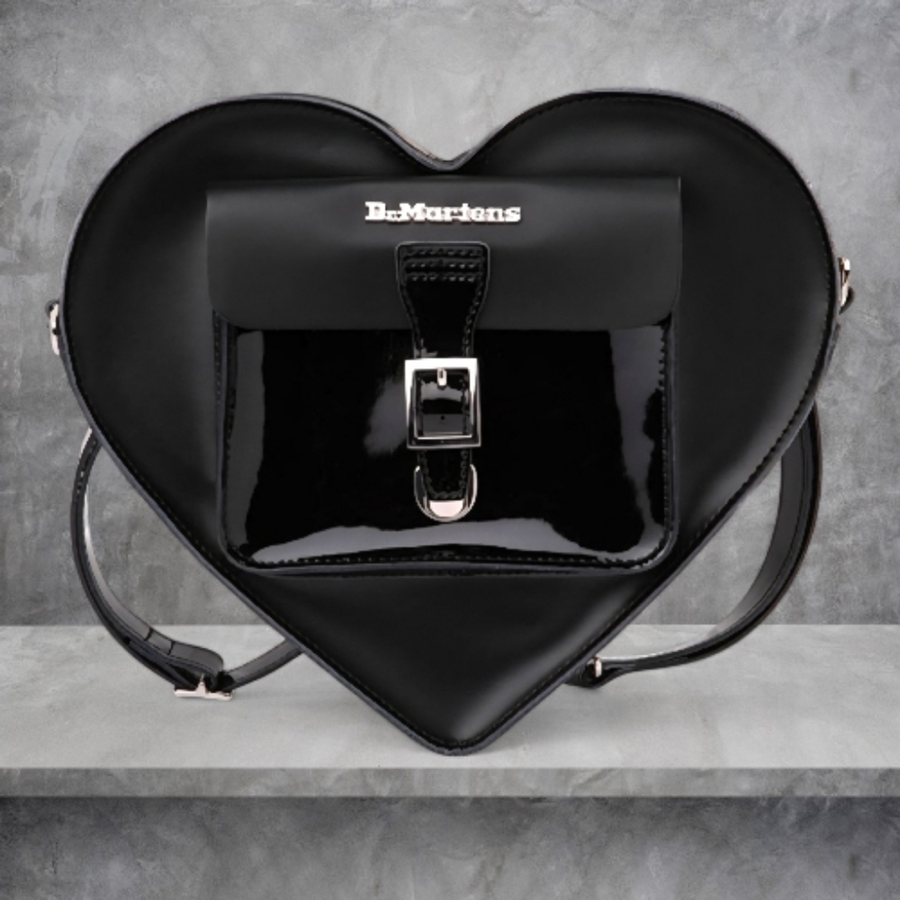 Dr. Martens Unisex Heart Backpack